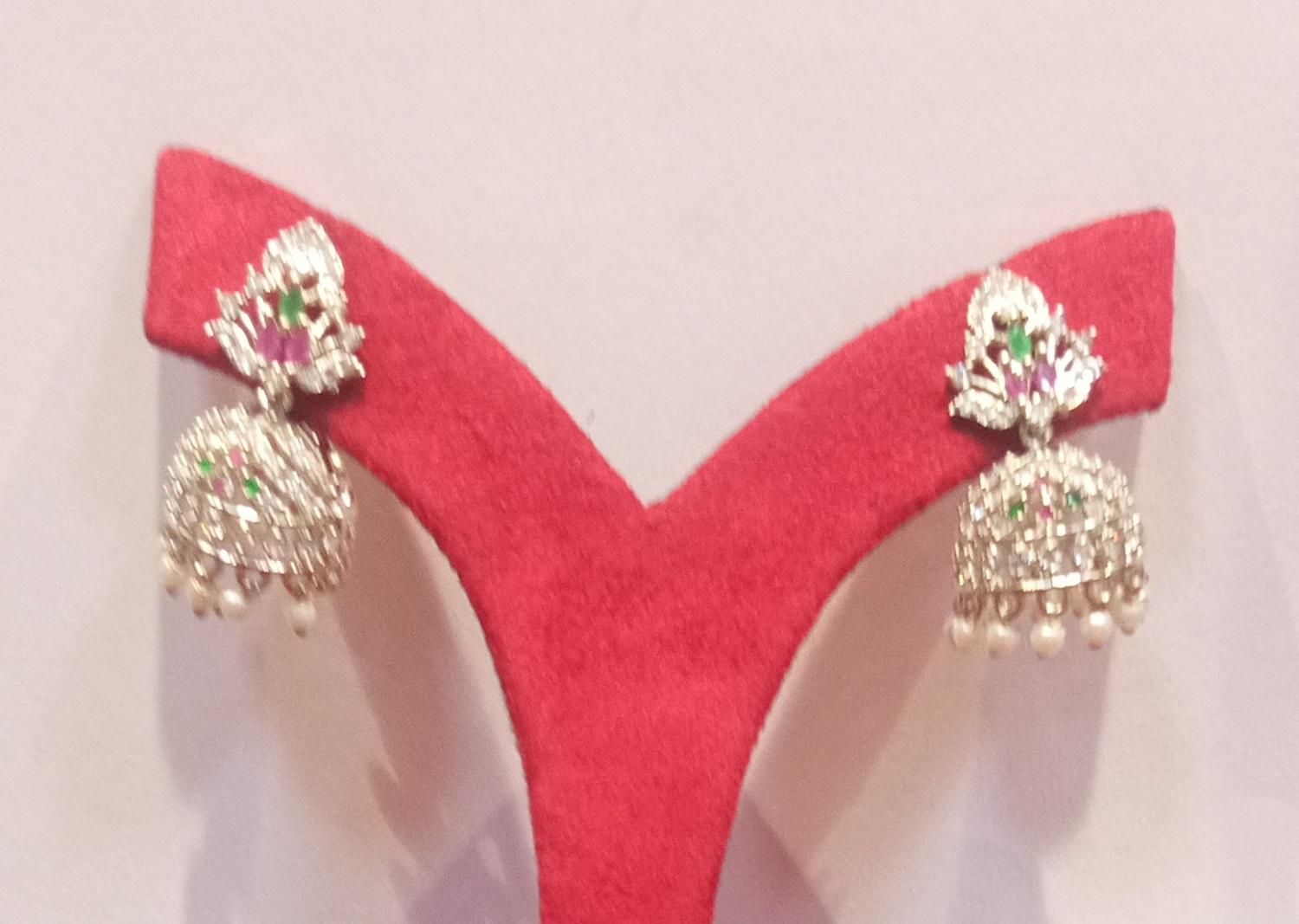 EARING AD