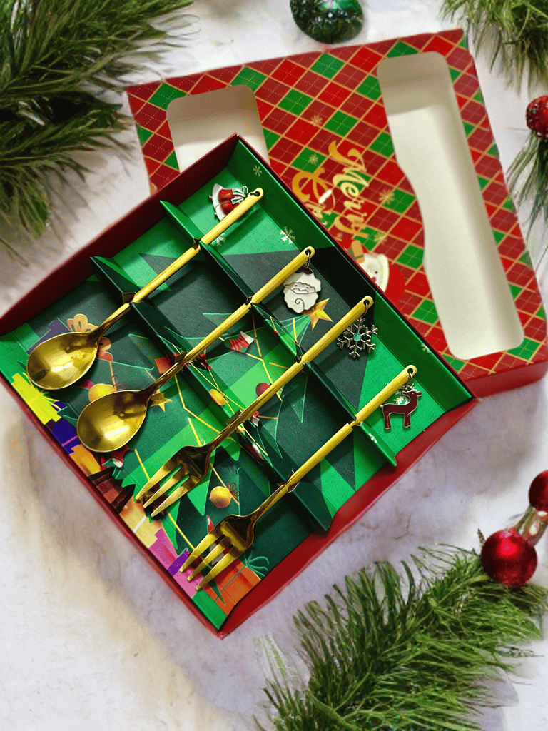 4 pc spoon with Christmas Charms Theme set