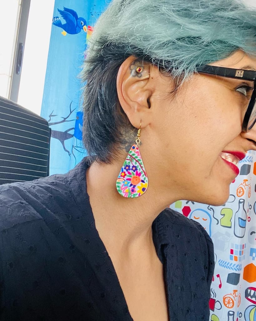 Honeyed’ teardrop clay earrings