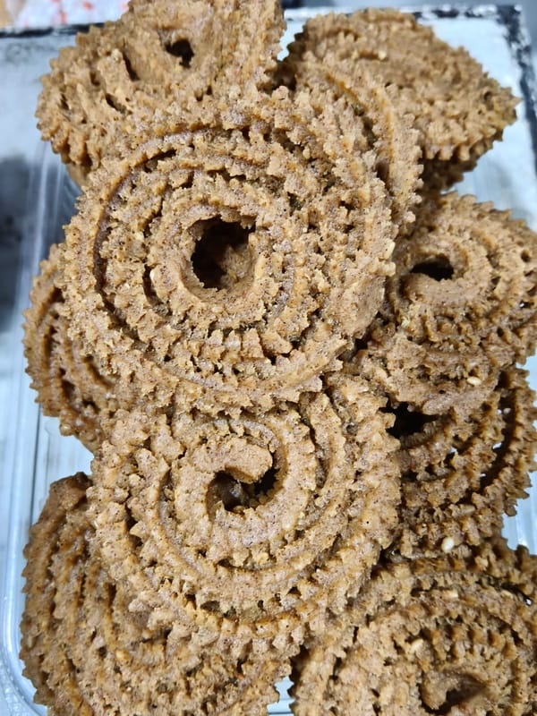 Mom's Magic Nachni Moong Chakli Ragi & Lentil Healthy Snack 250g | High Fiber Gluten Free Murukku