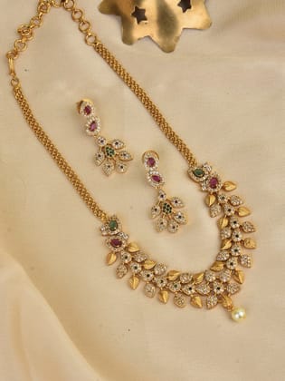 Designer Neckalce Set With Earrings