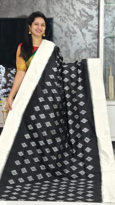 Pure Pochampally Ikkat Silk Body Color Black Border Pallu Cream