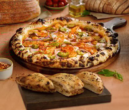 Sourdough Peri Peri Chicken Pizza + Mini Garlic Bread