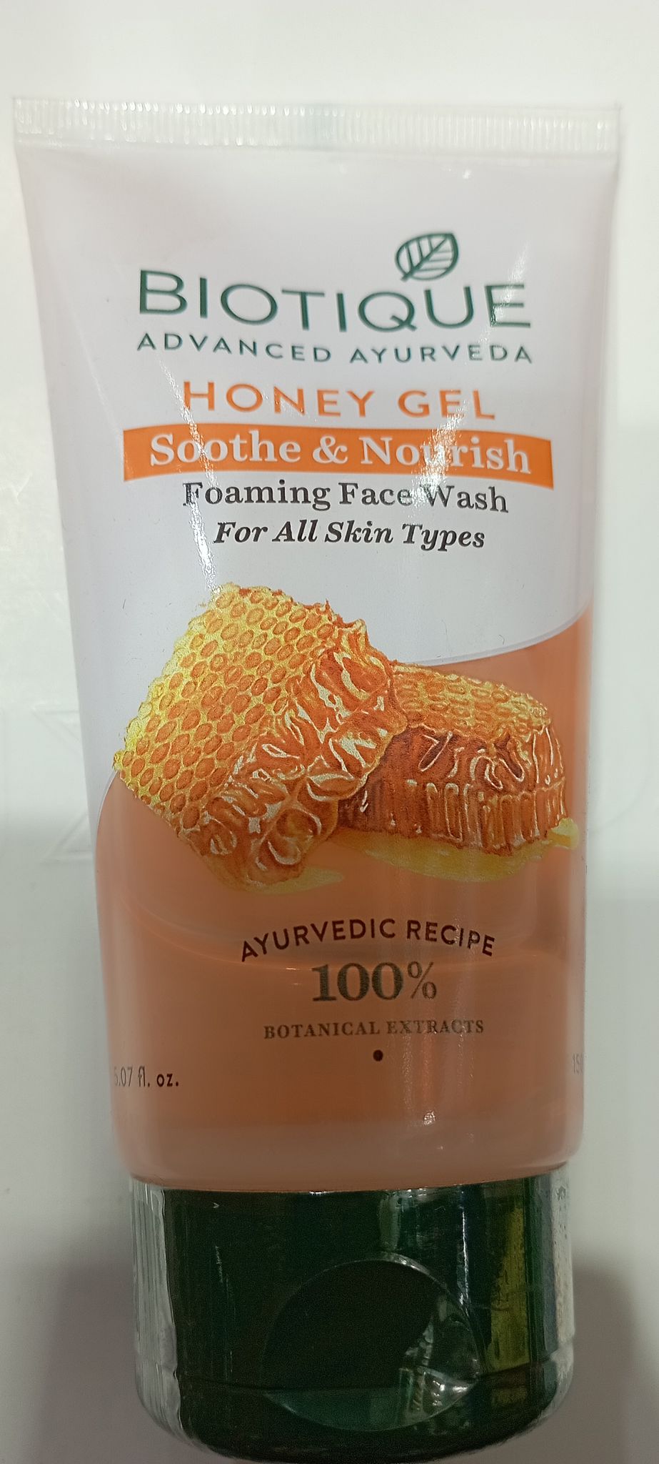 BIOTIQUE ADVANCED AYURVEDA NONEY GEL SOOTHE & NOURISH FACE WASH 150 ML