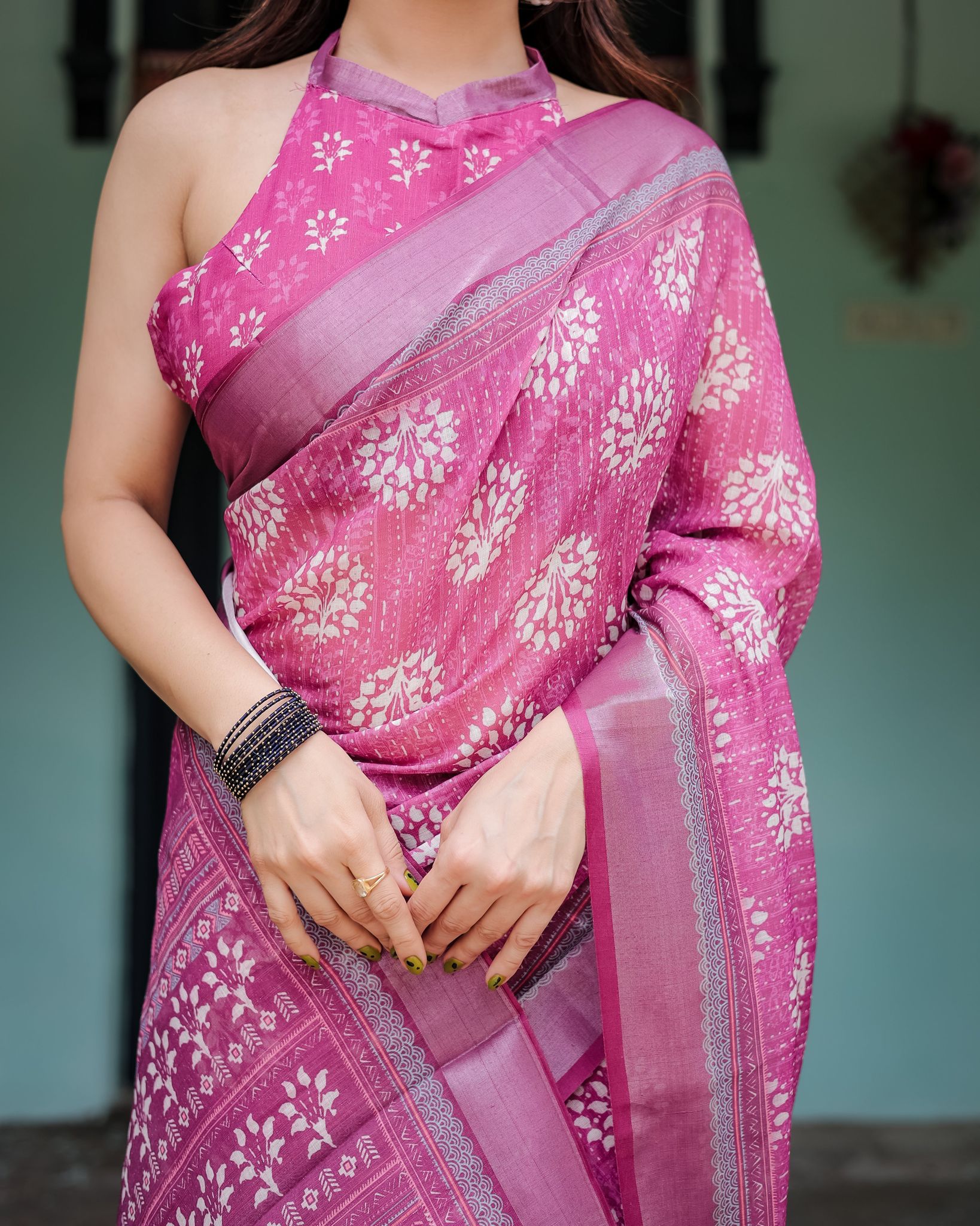 Magenta Pure Cotton Linen Saree with White Floral Block Print, Blouse, and Tassel Detailing-Regular