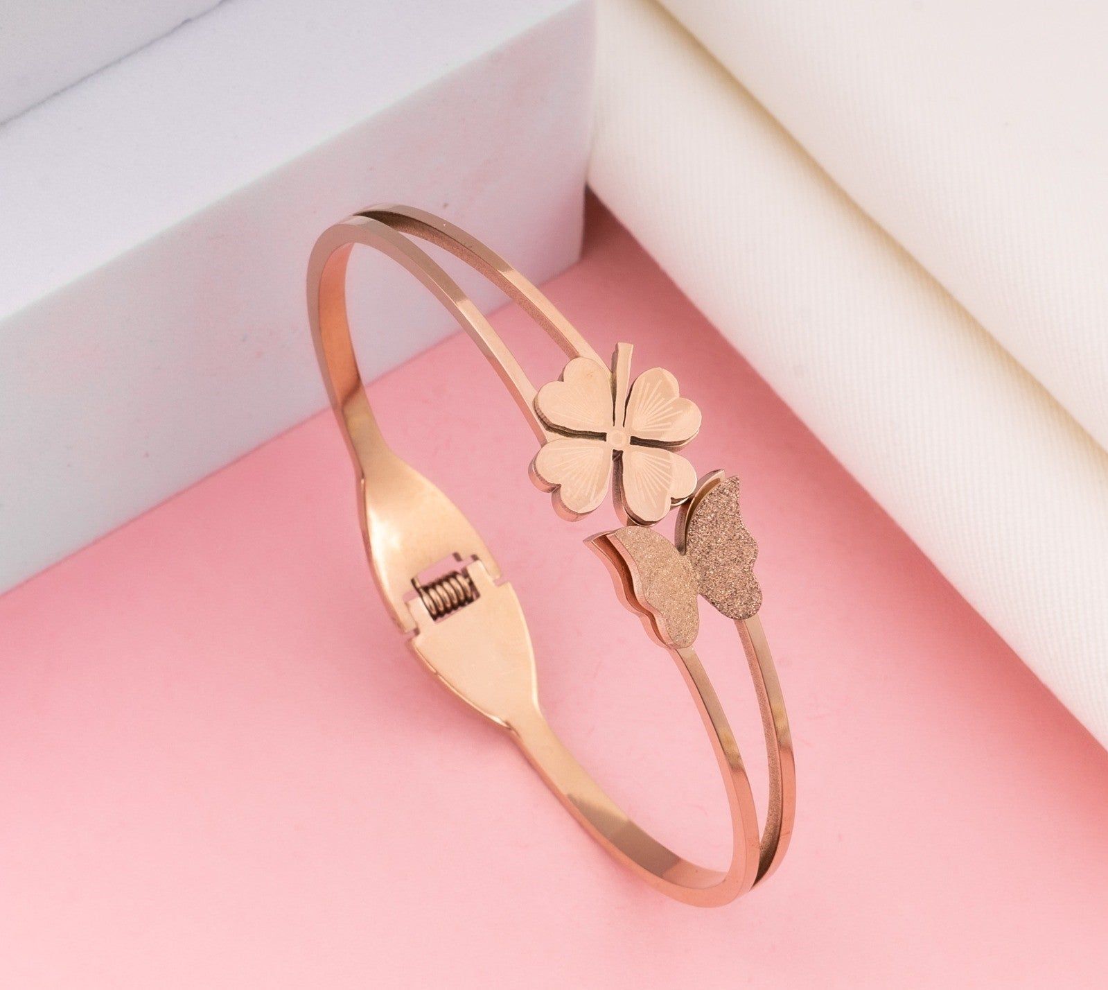 Luxury Gold-Plated Women’s Necklace – Elegant & Long-Lasting Finish