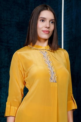 Yellow crepe kurta pant set with gold and pearl embroidery-L