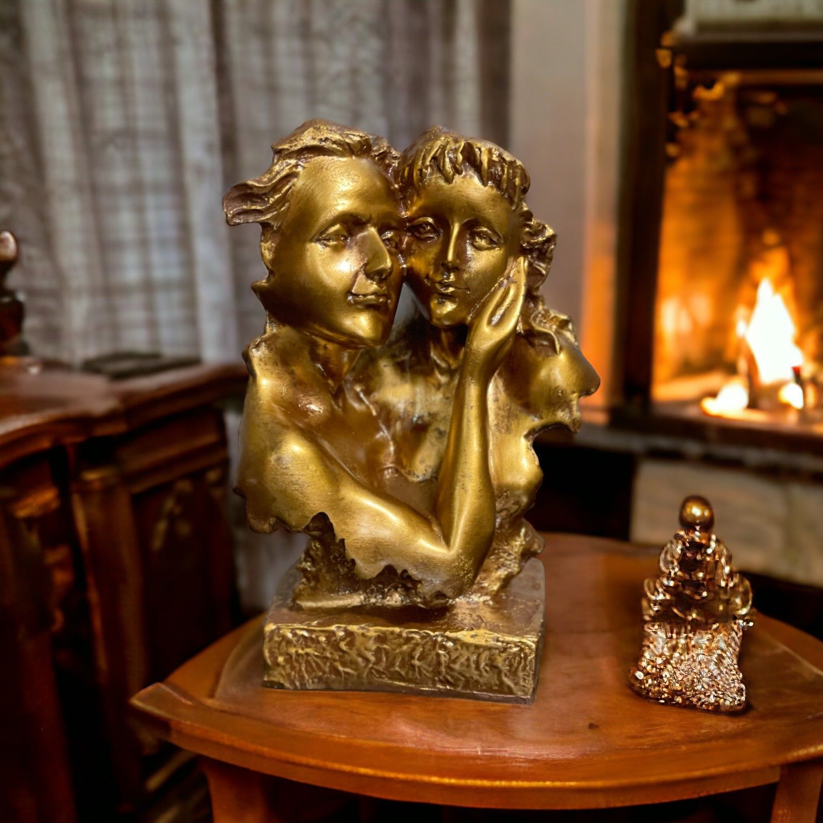 Romantic Love Couple Statue Figurine for Home Decor Gift Height- 23.5 cm-Poly Resin