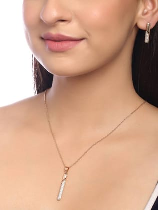 SLOANE NECKLACE
