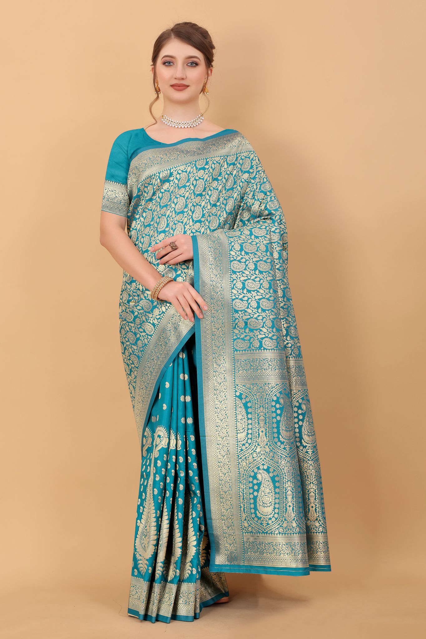 Yavira silk Women's Blue Handwoven Silk Blend Saree