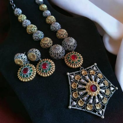 Dual Tone Oxidised Necklace | Sarichka-Red Green
