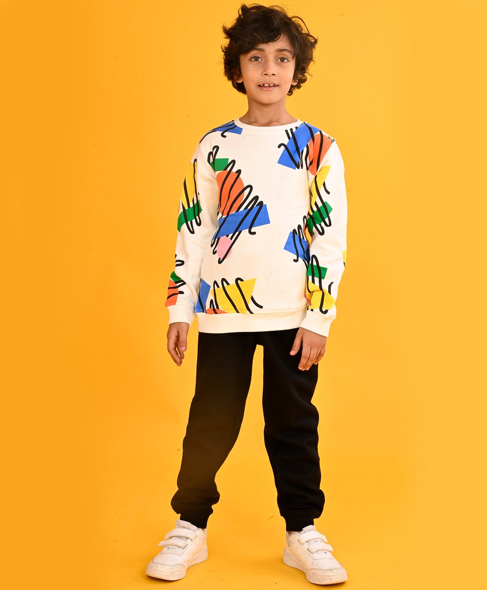 SHAPES PRINT BOYS SWEATSHIRT BLACK FLEECE JOGGER SET - WHITE/BLACK-0-6 MONTHS / 2N / WHITE/BLACK