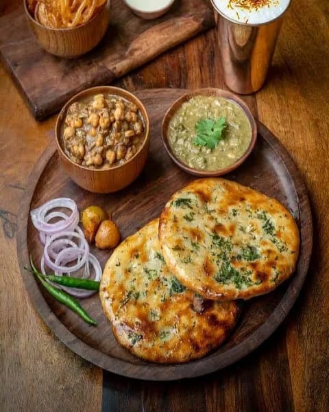 Amritsari aloo pyaaz kulcha