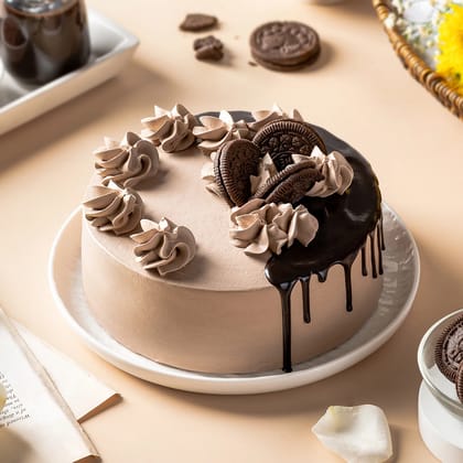 Chocolate Caramel Fudge Cake Half Kg Eggless