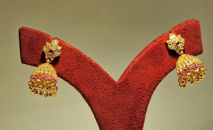 EARING GP