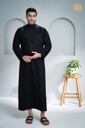 Kurvig Saudi Black Thobe Men-S