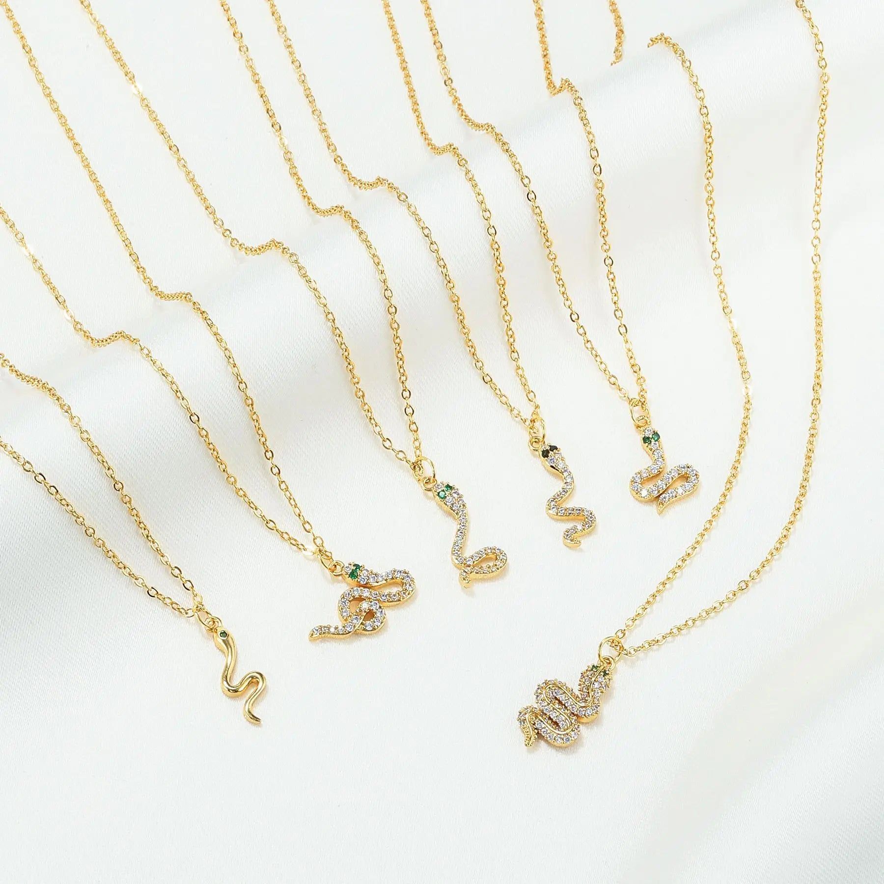 Dainty Chain 18K Gold Plated Brass Minimalist Simple Necklaces Animal Stereoscopic Blue Eyes Snake Cobra Pendant for Women Girl