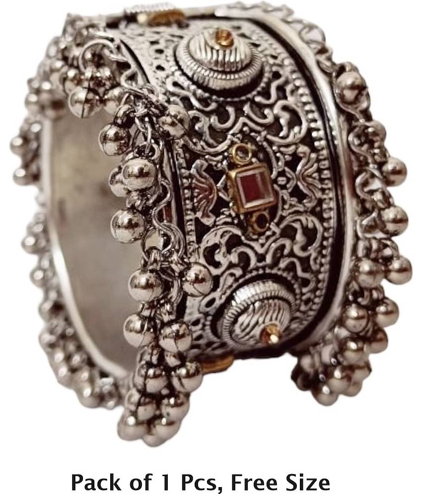 Samridhi DC Silver Bangle ( Pack of 1 )