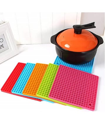VillWin 4 Pcs Multi-Purpose Silicone Square Mats