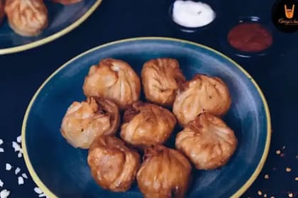 Veg Fried Momos [8 Pieces]