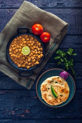 Chole With 2 Kulcha
