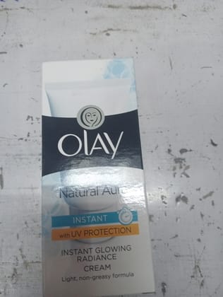 Olay Natural aura Instant With uv protection 