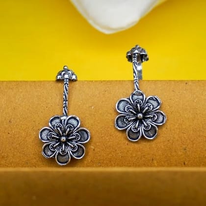 Dainty Gold Hoop Earrings