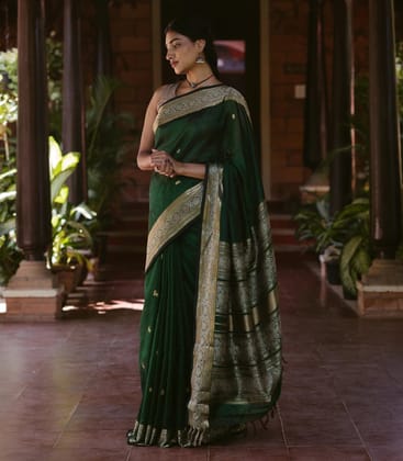 Dark Green Handloom Silk Cotton Saree With Maan (Deer) And Elephant (Yannai) Motifs-Dark Green