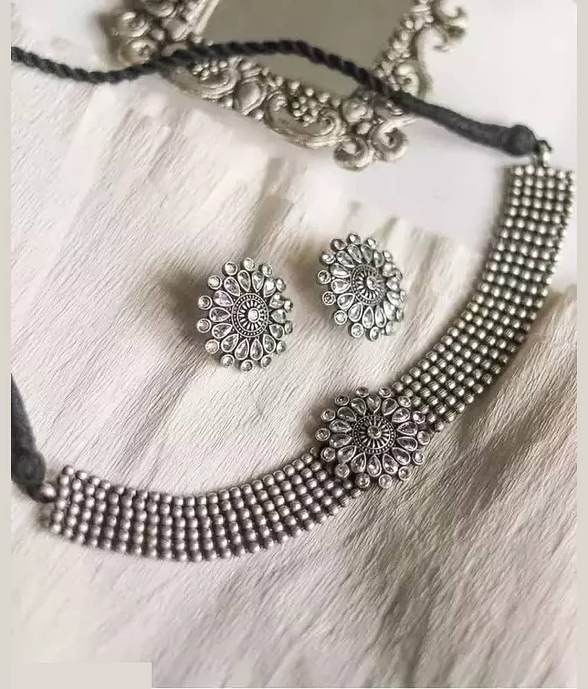 Samridhi DC Silver Alloy Necklace Set ( Pack of 1 )