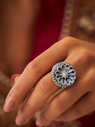 Artistic Big Flower Ring