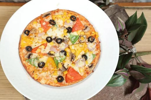 Deluxe Veggie Pizza