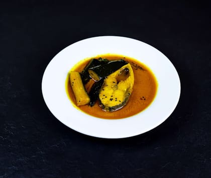 Begun Kalo Jeere Diye Ilish