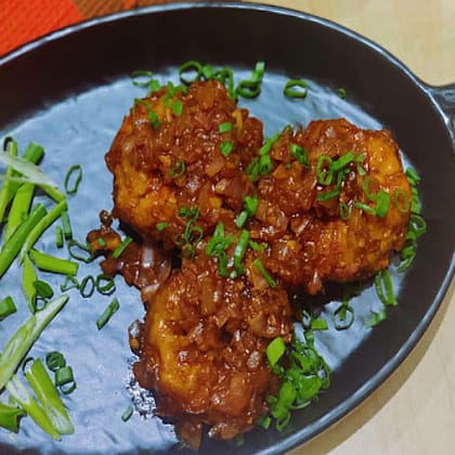 Fried Chicken Momo Manchurian