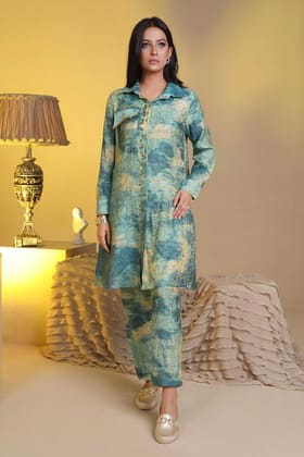 Blue shaded shirt kurta with coin detailing on pocket and placket teamed with straight pants-M