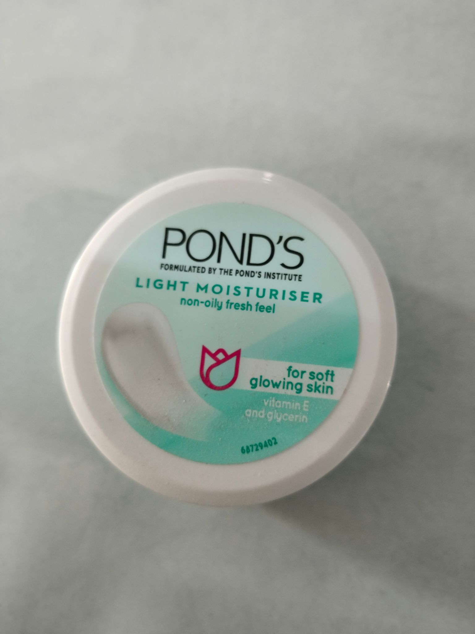 Ponds light moisturizer