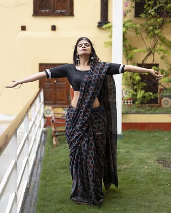Awesome Black Color Pure Crepe Linen Digital Printed Sari 1301
