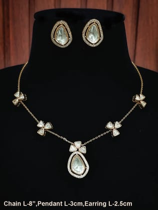 Moissanite flower tukdies in 8 inch long chain with 3cm long pendant with studs set