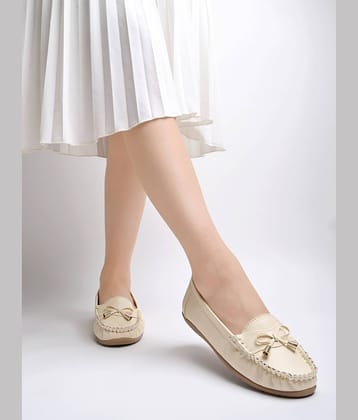 Stylestry Cream Women's Casual Ballerinas
