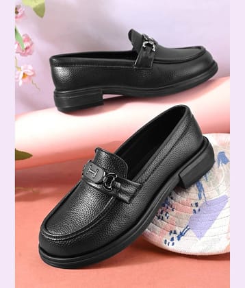 Sir Corbett Black Women's Loafers