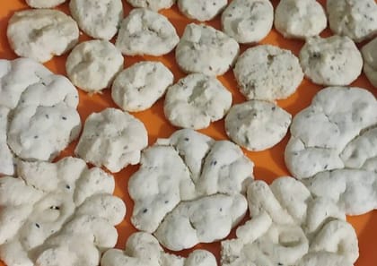 Prakrutimaa Drumstick Leaves Badi (250g) | Healthy Lentil Dumplings Prakrutimaa Drumstick Leaves Badi (250g) | Healthy Lentil Dumplings