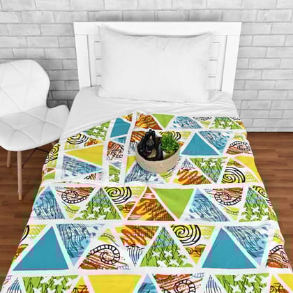 Geometric Multicolor Microfiber Comfortable Single Bed AC Dohar-Single / Multicolor / Geometric