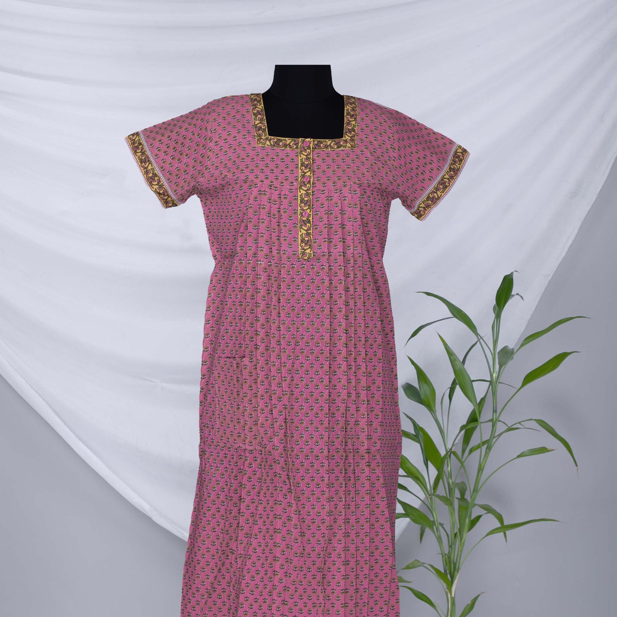 Relax Cambric Nighty Pleated (Size M)
