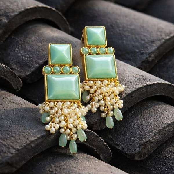 trendy ear piece for modern lady