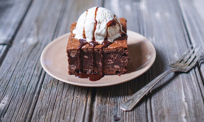 DESSERT STATION