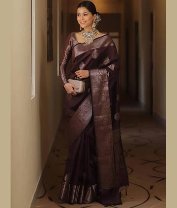 fab woven Art Silk Woven Design Banarasi saree With Unstitched Blouse Piece ( Wine )