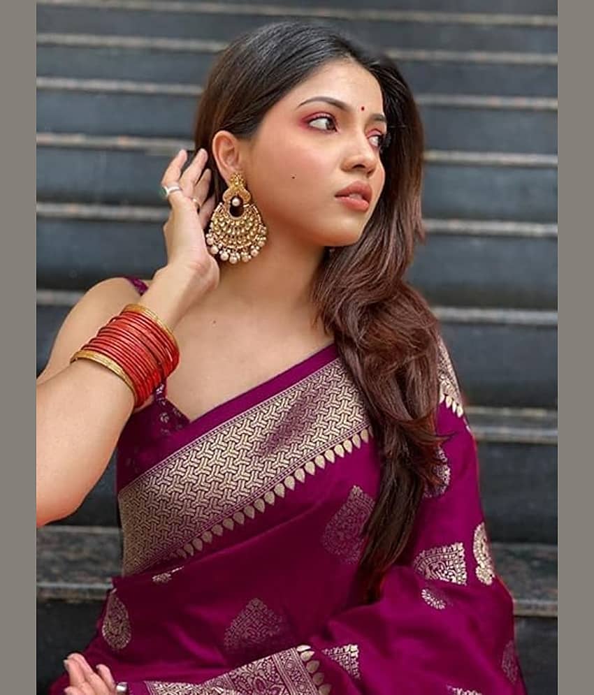 NENCY FASHIONS Banarasi Silk Woven Saree With Unstitched Blouse Piece ( Black )
