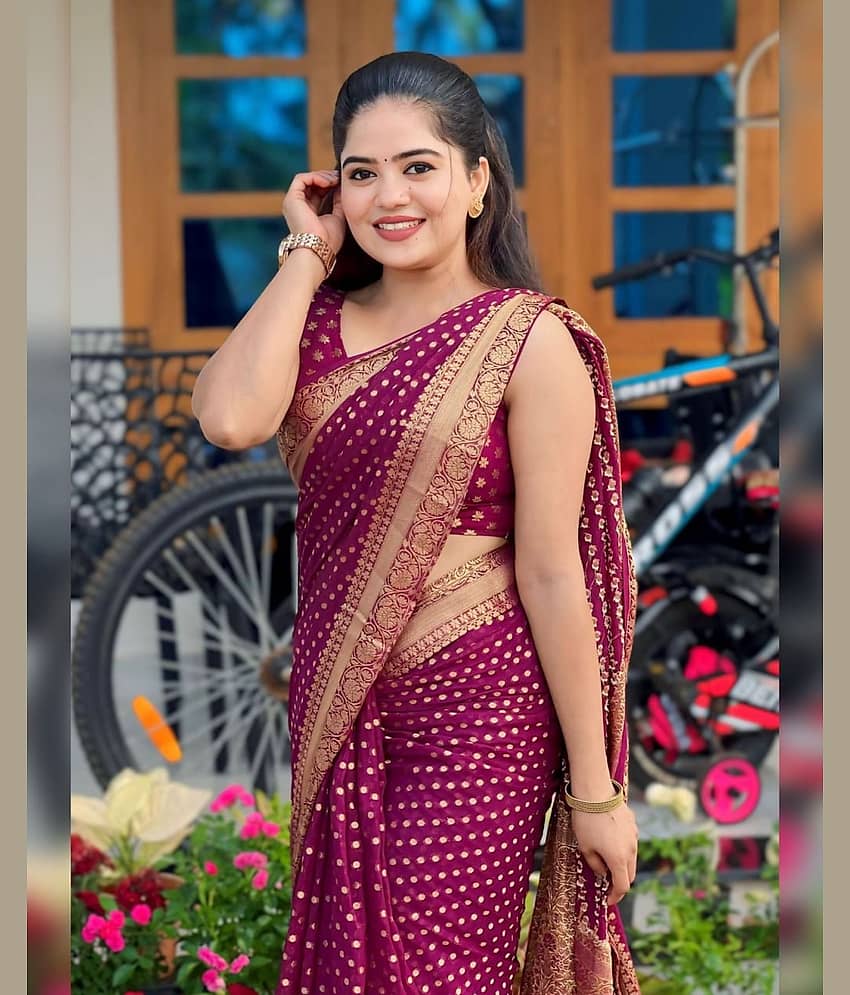 fab woven Art Silk Woven Kanjeevaram Sarees With Unstitched Blouse Piece ( Wine )