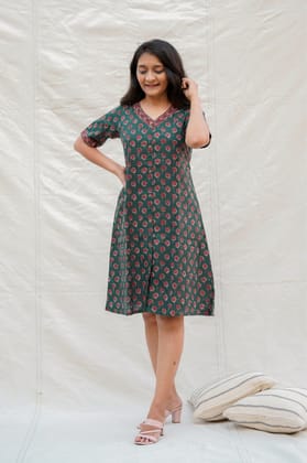 Guzarrish Dark Green Floral Cotton Knee Length Dress-XS