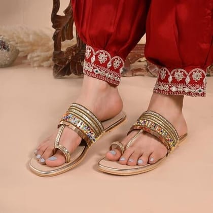 Maya Kolhapuri-36 / Gold
