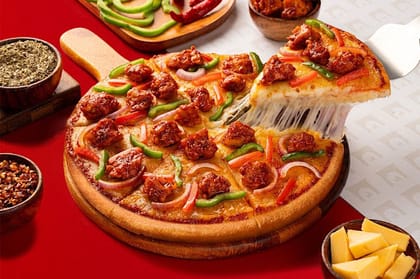 Dragonfire Chicken Pizza